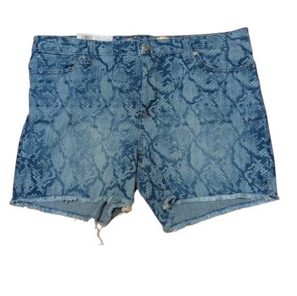 Seven7 Blue Snake Print Denim Weekend Shorts Frayed Hem NWT - Picture 1 of 10